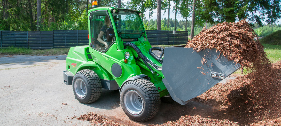 multi functional compact loader